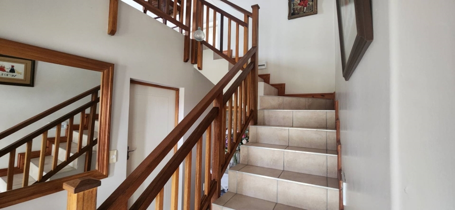 4 Bedroom Property for Sale in Fraaiuitsig Western Cape